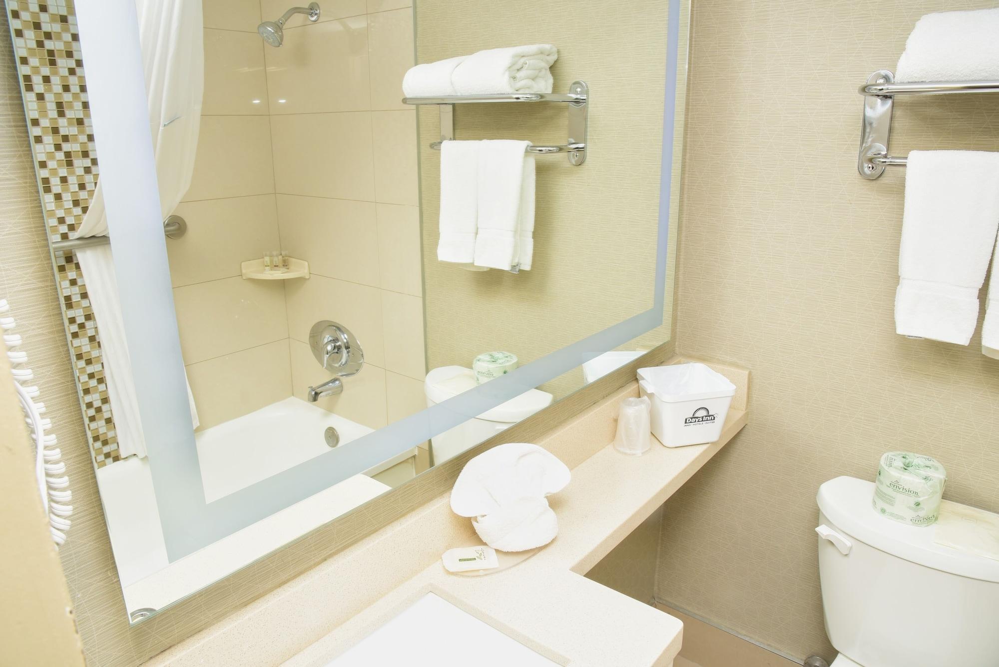 Days Inn By Wyndham Ottawa Zewnętrze zdjęcie