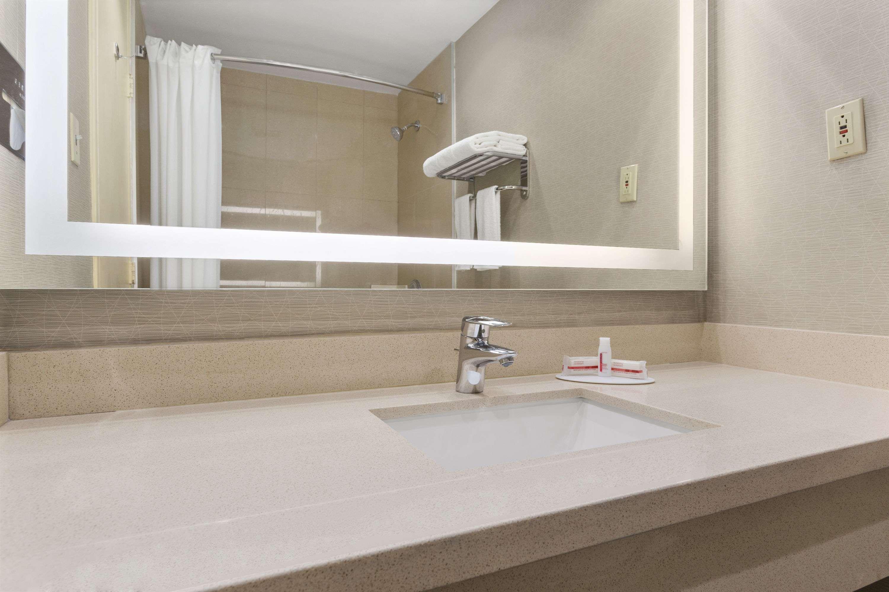 Days Inn By Wyndham Ottawa Zewnętrze zdjęcie