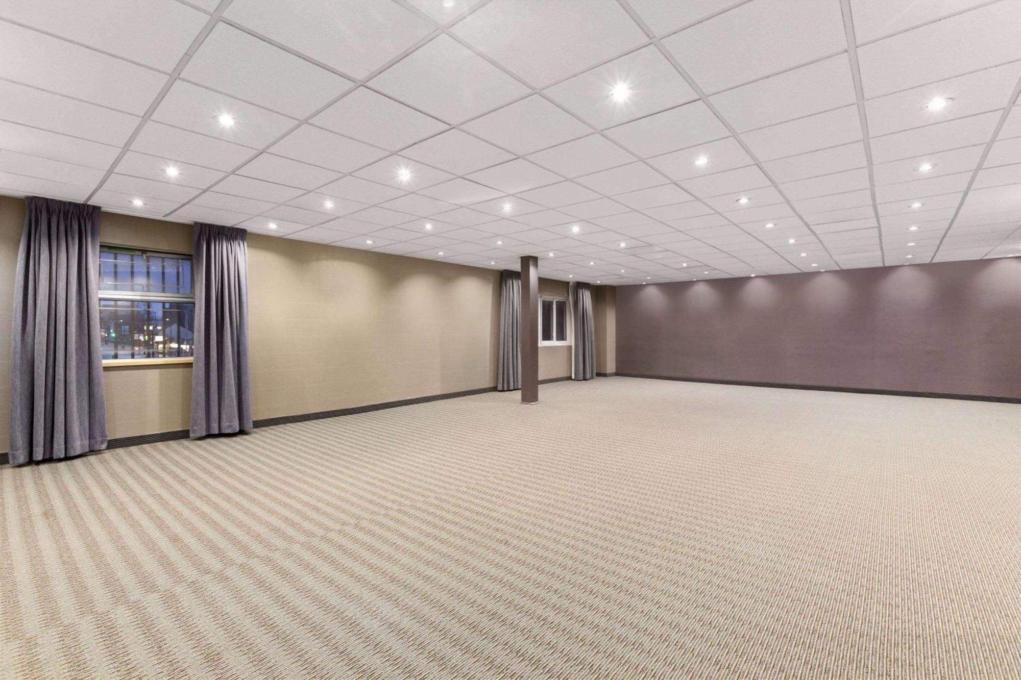 Days Inn By Wyndham Ottawa Zewnętrze zdjęcie